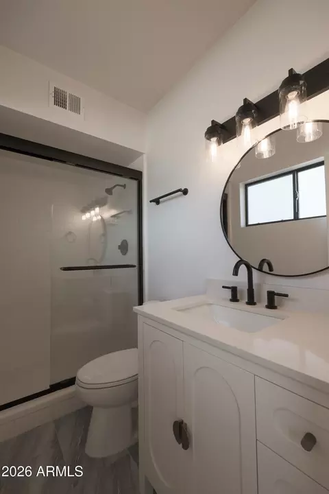 Bath - 749 E Montebello Ave #231, Phoenix, AZ 85014 photo 4 of 5