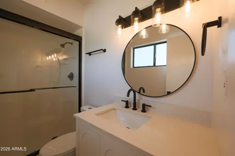 Bath - 749 E Montebello Ave #231, Phoenix, AZ 85014 photo 2 of 5