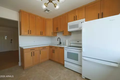 Kitchen - 749 E Montebello Ave #231, Phoenix, AZ 85014 photo 2 of 3