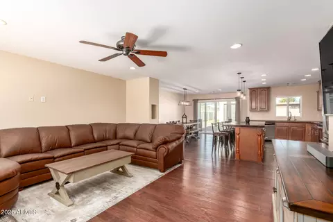 722 E Mclellan Blvd, Phoenix, AZ 85014 photo 8