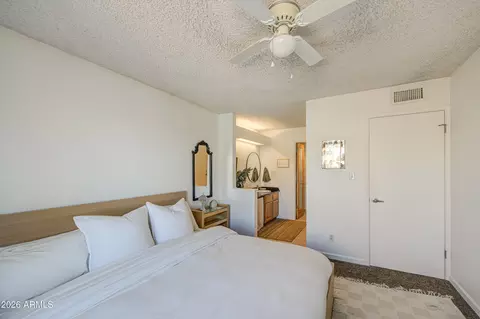 1832 N 52nd St #205, Phoenix, AZ 85008