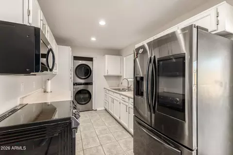 3702 N 64th Dr, Phoenix, AZ 85033 photo 8