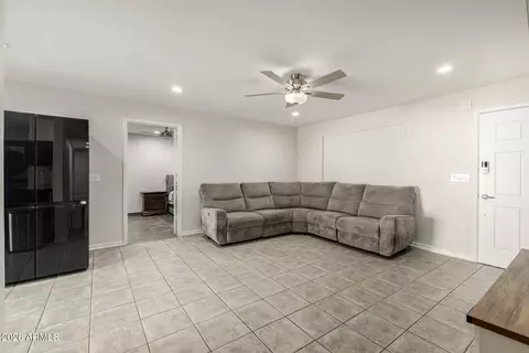 3702 N 64th Dr, Phoenix, AZ 85033 photo 6