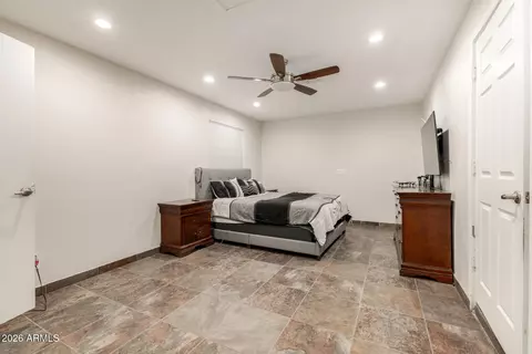 3702 N 64th Dr, Phoenix, AZ 85033 photo 11