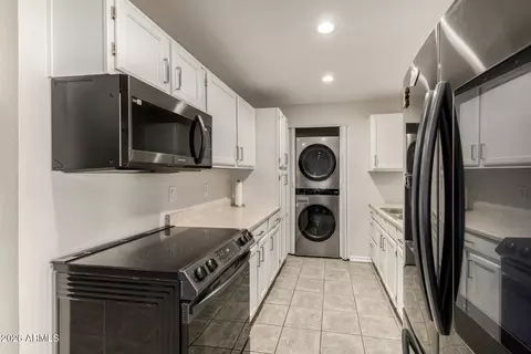 3702 N 64th Dr, Phoenix, AZ 85033 photo 9