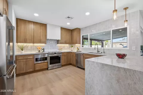 3402 E Mercer Ln, Phoenix, AZ 85028 photo 12