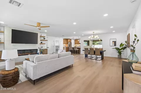 3402 E Mercer Ln, Phoenix, AZ 85028