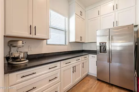 Kitchen - 9960 E Strobe Ave, Mesa, AZ 85212 photo 7 of 9