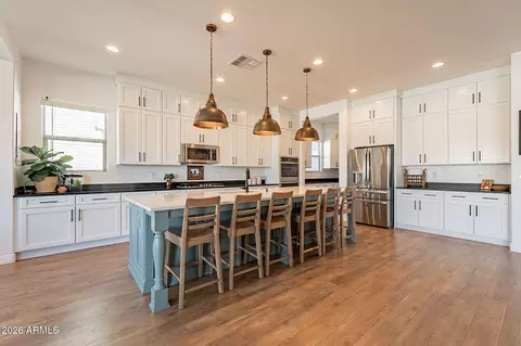 Kitchen - 9960 E Strobe Ave, Mesa, AZ 85212 photo 6 of 9