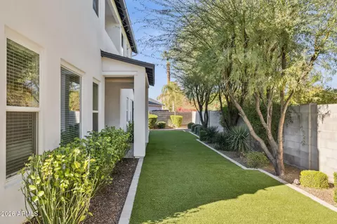 Exterior - 3814 E Crittenden Ln, Phoenix, AZ 85018 photo 7 of 11