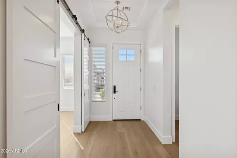 Entry Way - 3814 E Crittenden Ln, Phoenix, AZ 85018 photo 4 of 10