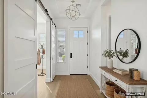 Entry Way - 3814 E Crittenden Ln, Phoenix, AZ 85018 photo 5 of 10