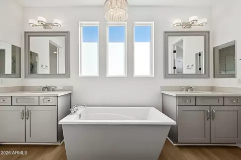 Bath - 3814 E Crittenden Ln, Phoenix, AZ 85018 photo 7 of 11