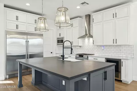 Kitchen - 3814 E Crittenden Ln, Phoenix, AZ 85018 photo 1 of 5