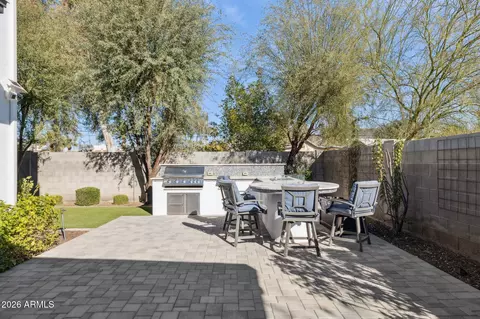 Exterior - 3814 E Crittenden Ln, Phoenix, AZ 85018 photo 6 of 11