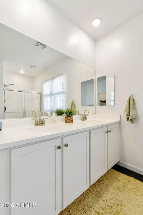 Bath - 9436 E Supernova Dr, Mesa, AZ 85212 photo 3 of 5
