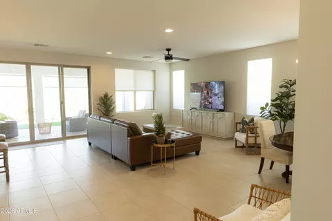 39190 N Kaden Ln, San Tan Valley, AZ 85140