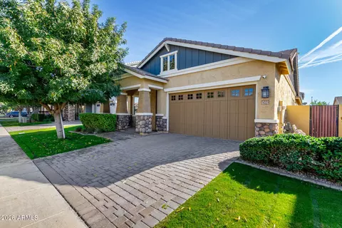 3023 E Arabian Dr, Gilbert, AZ 85296