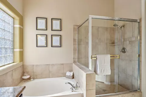 Bath - 6719 N 15th Ave, Phoenix, AZ 85015 photo 2 of 3