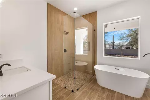 Bath - 335 N 80th Pl, Mesa, AZ 85207 photo 7 of 8