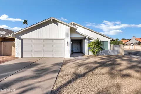 2406 W Los Lagos Vis, Mesa, AZ 85202