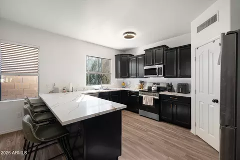 Kitchen - 1383 S Pheasant Dr, Gilbert, AZ 85296 photo 2 of 2