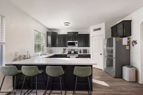 Kitchen - 1383 S Pheasant Dr, Gilbert, AZ 85296 photo 1 of 2