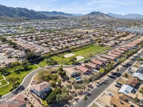 View/Area - 1014 E Milada Dr, Phoenix, AZ 85042 photo 2 of 2