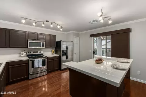 Kitchen - 1014 E Milada Dr, Phoenix, AZ 85042 photo 2 of 3