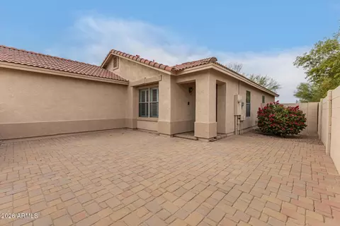 Exterior - 1014 E Milada Dr, Phoenix, AZ 85042 photo 2 of 8