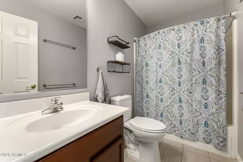 Bath - 1014 E Milada Dr, Phoenix, AZ 85042 photo 2 of 2
