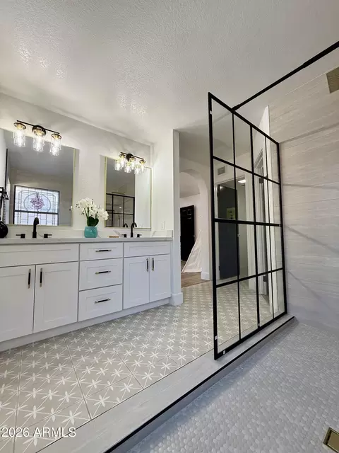 Bath - 5757 E Fox St, Mesa, AZ 85205 photo 4 of 6