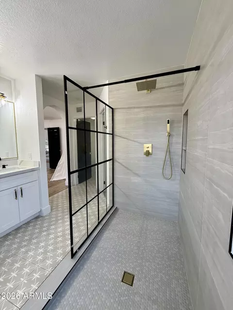 Bath - 5757 E Fox St, Mesa, AZ 85205 photo 2 of 6