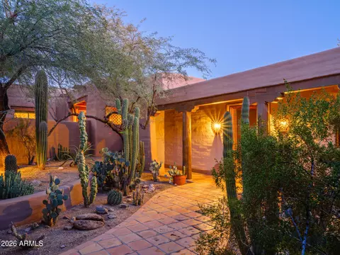 5507 N Palo Cristi Rd, Paradise Valley, AZ 85253