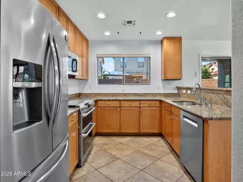 Kitchen - 3658 E Constitution Dr, Gilbert, AZ 85296 photo 3 of 4