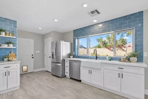 Kitchen - 2366 E Becker Ln, Phoenix, AZ 85028 photo 1 of 4