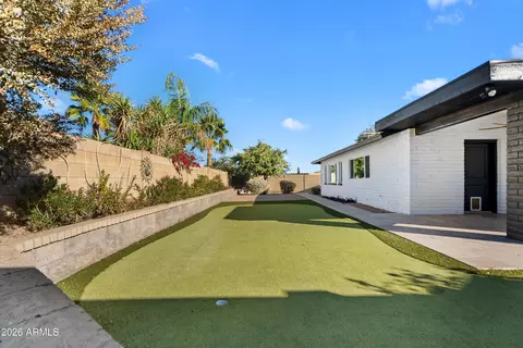 Exterior - 2366 E Becker Ln, Phoenix, AZ 85028 photo 5 of 8