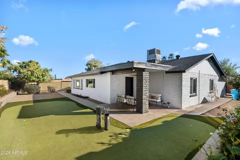 Exterior - 2366 E Becker Ln, Phoenix, AZ 85028 photo 2 of 8