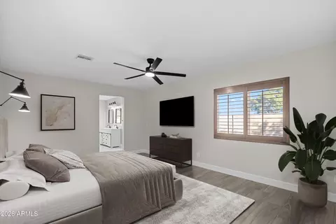 Bedroom - 2366 E Becker Ln, Phoenix, AZ 85028 photo 1 of 2