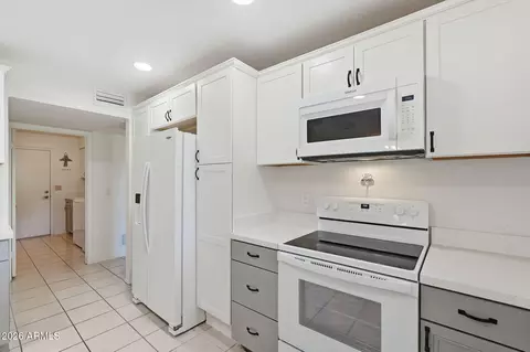 Kitchen - 531 S 76th Pl, Mesa, AZ 85208 photo 3 of 3