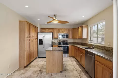 Kitchen - 1313 E Wildwood Dr, Phoenix, AZ 85048 photo 1 of 2