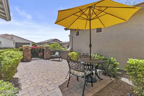 2466 E Aris Dr, Gilbert, AZ 85298 photo 2
