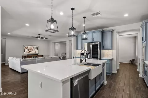 Kitchen - 3710 E Blue Spruce Ln, Gilbert, AZ 85298 photo 4 of 4