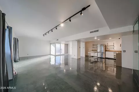 Living - 353 E Thomas Rd #C501, Phoenix, AZ 85012 photo 1 of 4