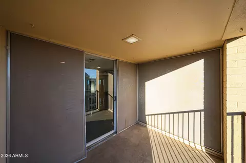Exterior - 353 E Thomas Rd #C501, Phoenix, AZ 85012 photo 1 of 3