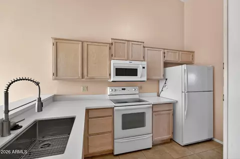 Kitchen - 1119 E Artesian Way, Gilbert, AZ 85234 photo 2 of 3