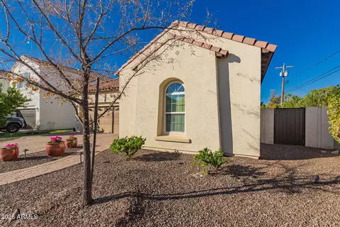 Exterior - 4652 N 29th St, Phoenix, AZ 85016 photo 3 of 10