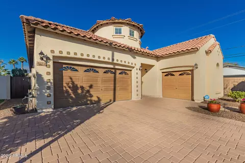 Exterior - 4652 N 29th St, Phoenix, AZ 85016 photo 2 of 10