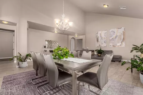 Dining - 4652 N 29th St, Phoenix, AZ 85016 photo 2 of 3
