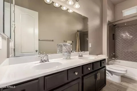 Bath - 4652 N 29th St, Phoenix, AZ 85016 photo 4 of 5